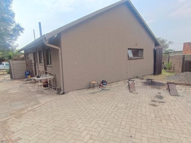 5 Bedroom House For Sale in Rensburg