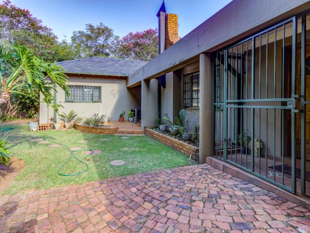 5 Bedroom House For Sale in Rynfield