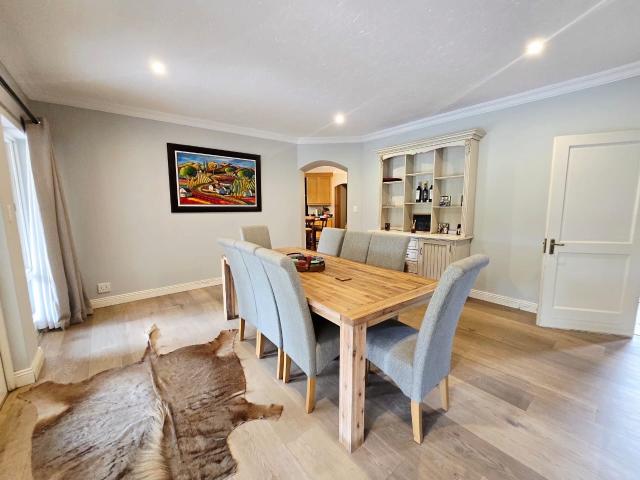 5 Bedroom House For Sale in Woodhill Golf Estate