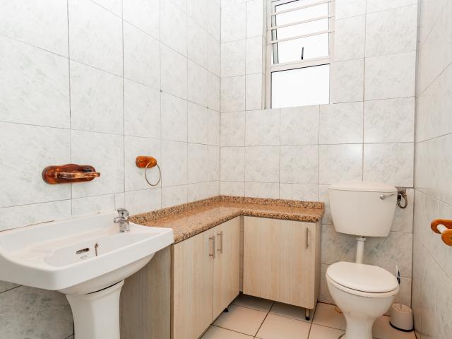 5 Bedroom House For Sale in Woodstock