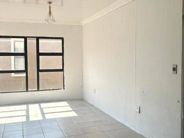 5 Bedroom House For Sale in Waterkloof East