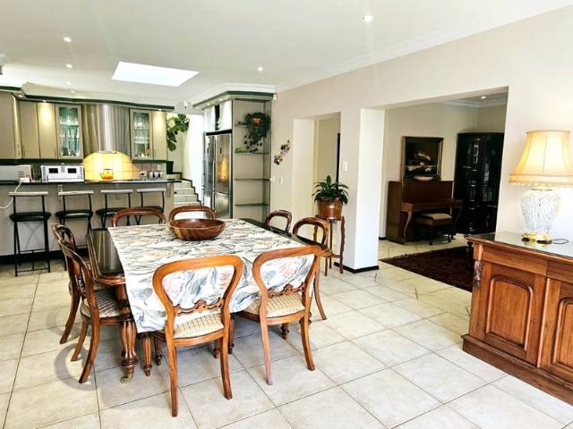 5 Bedroom House For Sale in Waterkloof Ridge
