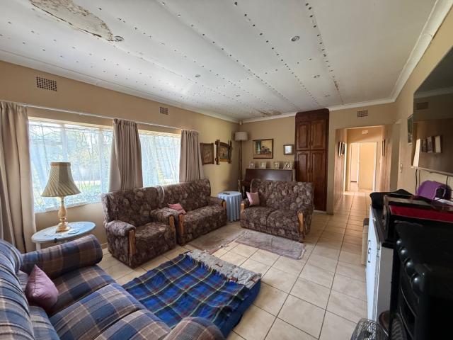 5 Bedroom House For Sale in Witbank Ext 9