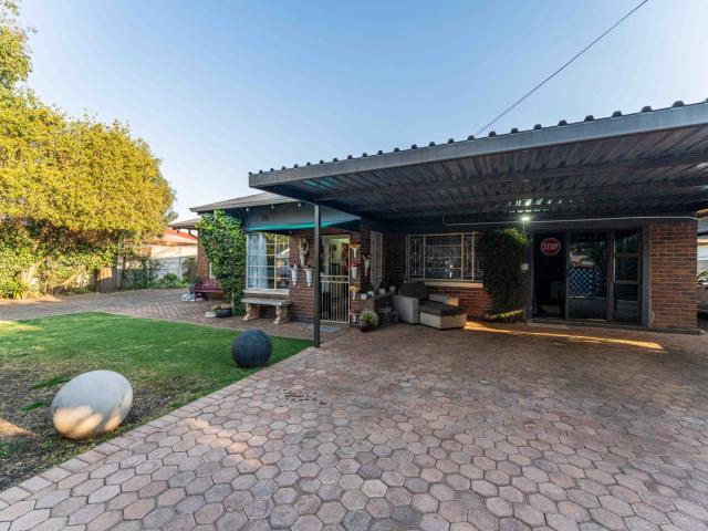 5 Bedroom House For Sale in Witpoortjie