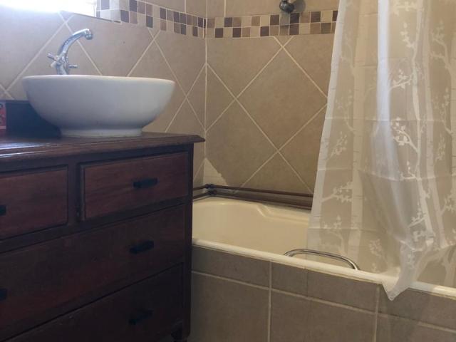 5 Bedroom House For Sale in Wilkoppies