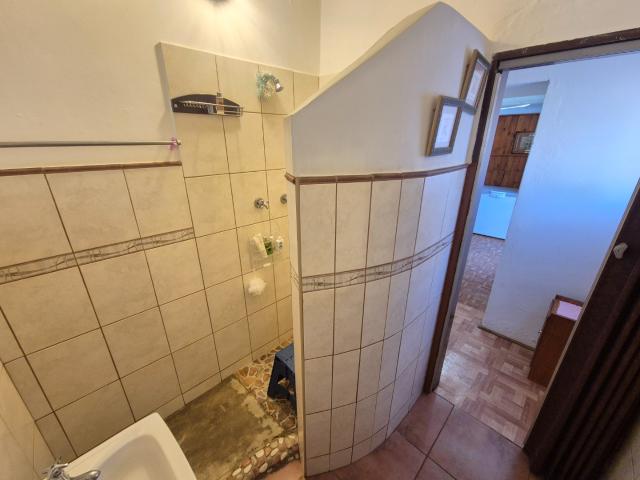 5 Bedroom House For Sale in Trafalgar
