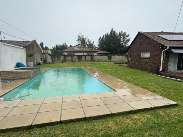 5 Bedroom house for sale in Trichardt, Secunda