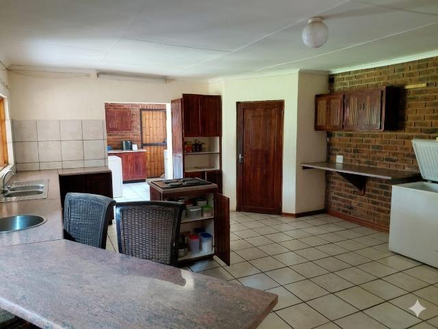 5 Bedroom House For Sale in Vaalwater
