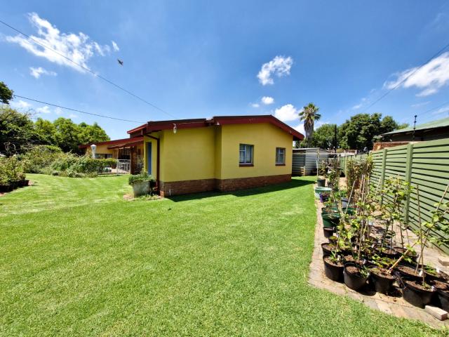 5 Bedroom House For Sale in Valhalla