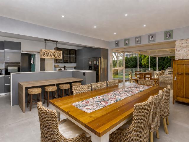 5 Bedroom House For Sale in Van Riebeeckstrand