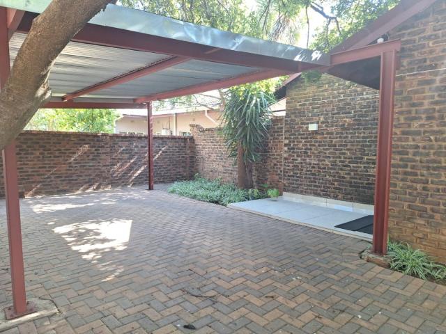 5 Bedroom House For Sale in Vryburg