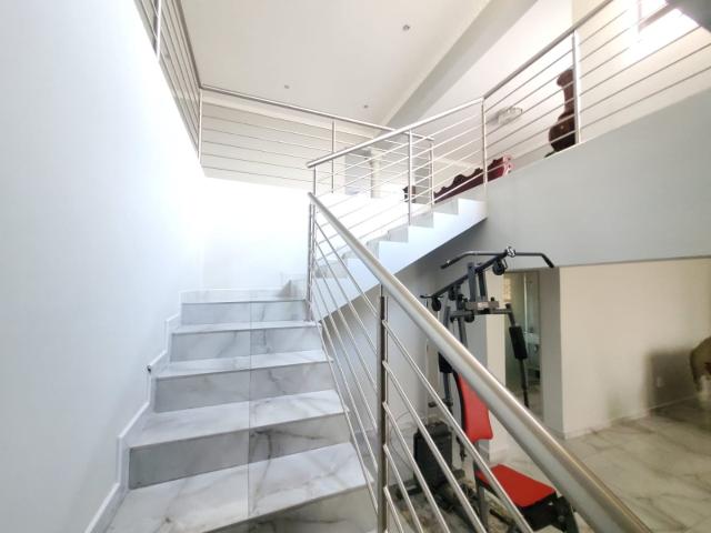 5 Bedroom House For Sale in Zakariyya Park