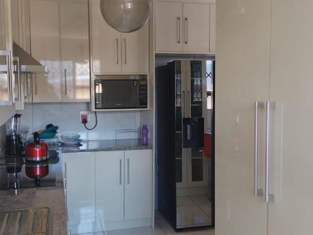 5 Bedroom House For Sale in Zamdela