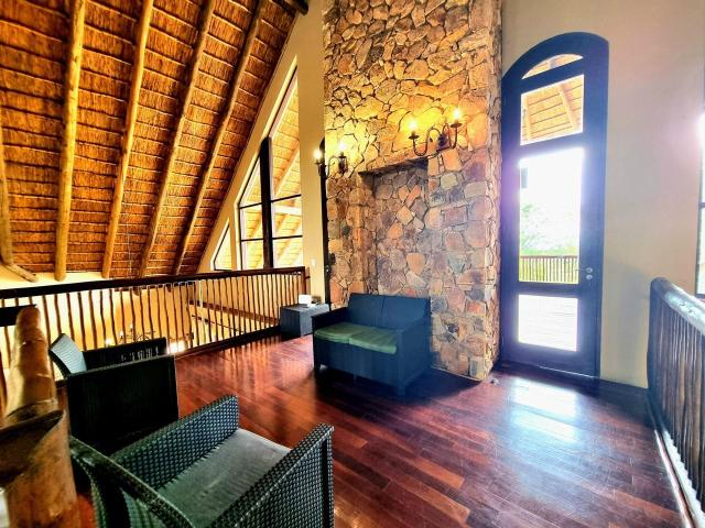 7 Bedroom House For Sale in Zebula Golf Estate