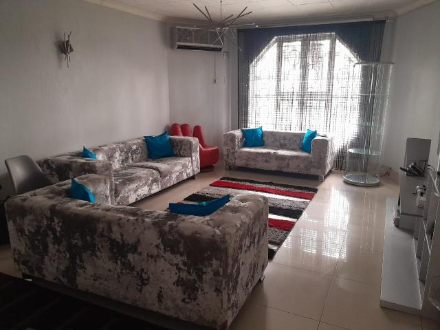 5 Bedroom House For Sale in Zinniaville