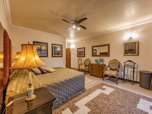 5 Bedroom House For Sale in Zwavelpoort AH