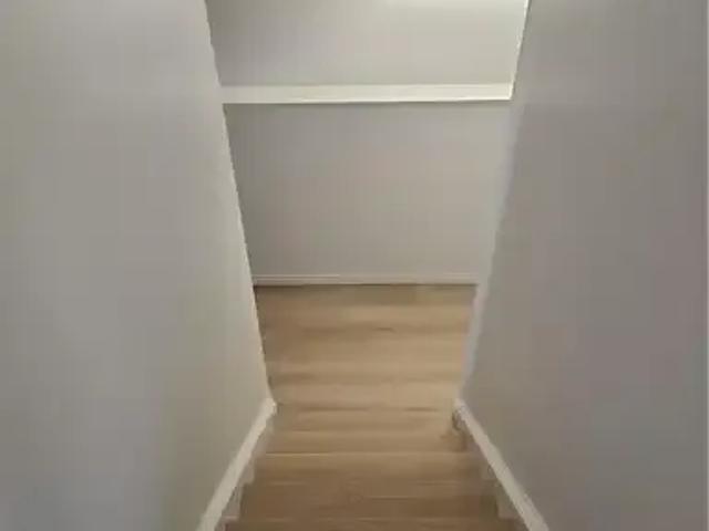 5 Bedroom House Kitchener ON 102883618