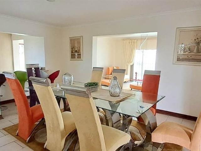5 Bedroom House in Cove Rock