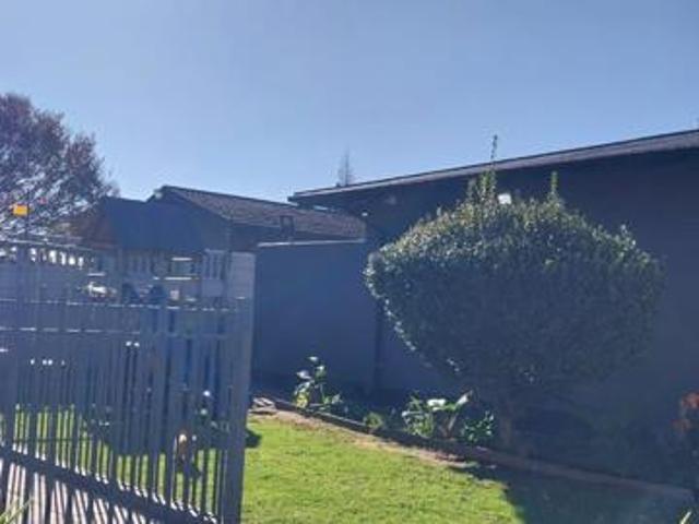 5 Bedroom House in Comet