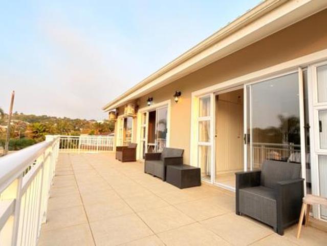 5 Bedroom House in Compensation Beach