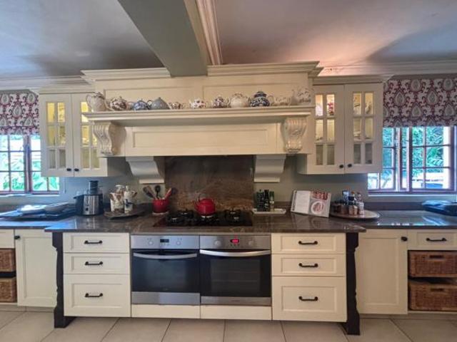 5 Bedroom House in Compensation Beach