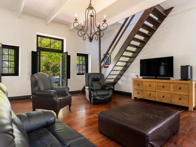 5 Bedroom House in Constantia