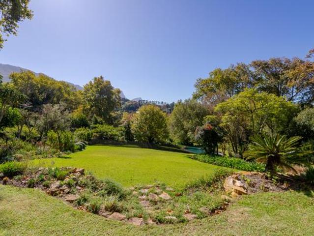 5 Bedroom House in Constantia