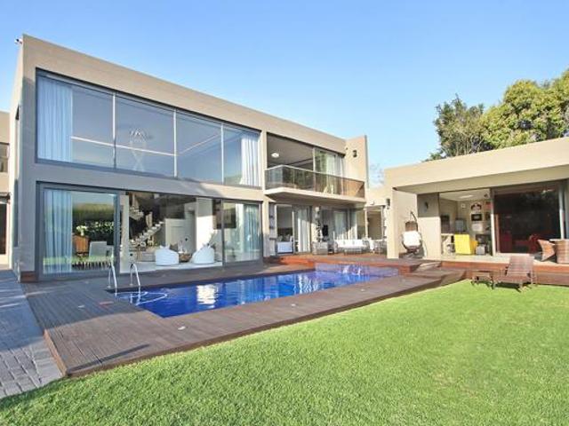 5 Bedroom House in Constantia