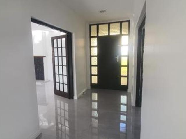 5 Bedroom House in Constantia