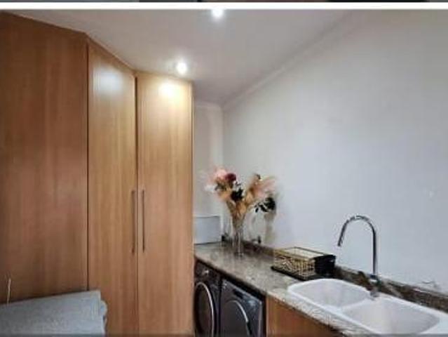 5 Bedroom House in Constantia Kloof