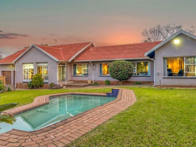 5 Bedroom House in Constantia Kloof
