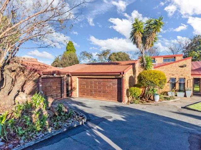 5 Bedroom House in Constantia Kloof