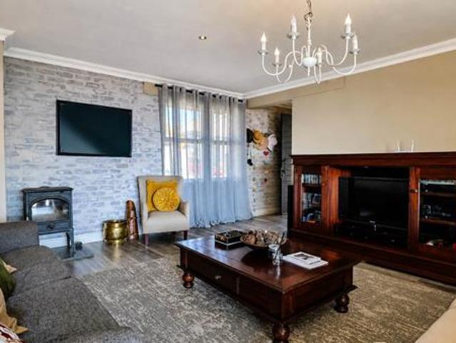 5 Bedroom House in Copperleaf Estate