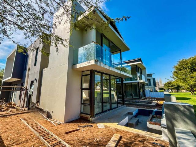 5 Bedroom House in Copperleaf Estate