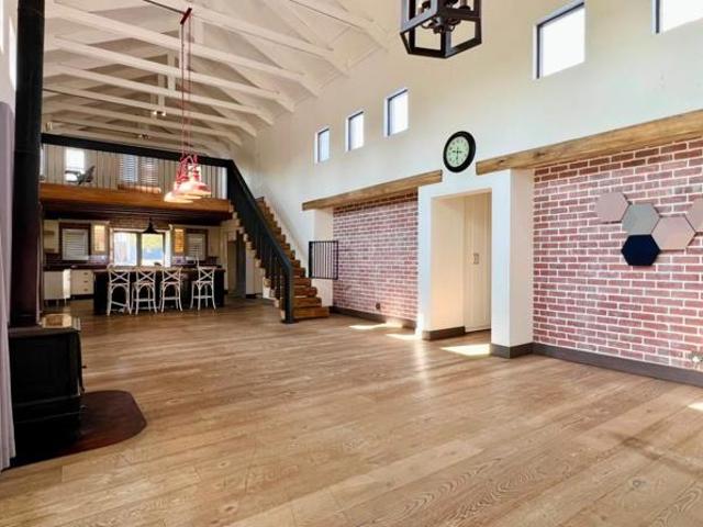 5 Bedroom House in Copperleaf Estate
