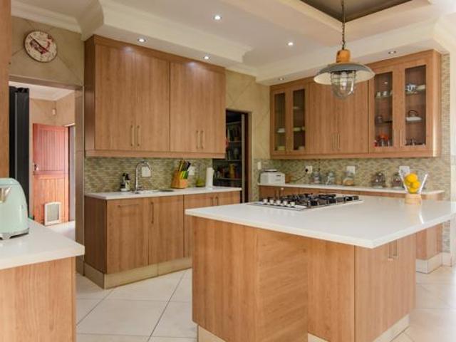5 Bedroom House in Copperleaf Estate