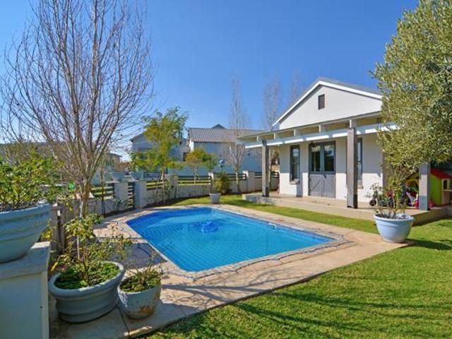 5 Bedroom House in Copperleaf Estate