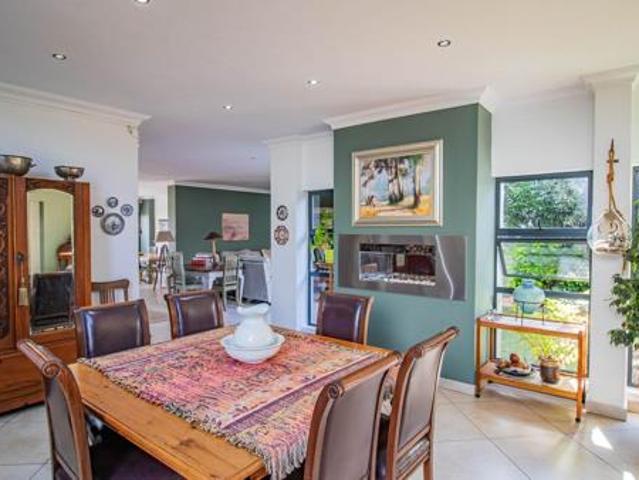 5 Bedroom House in Copperleaf Estate