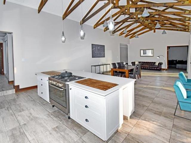 5 Bedroom House in Copperleaf Estate