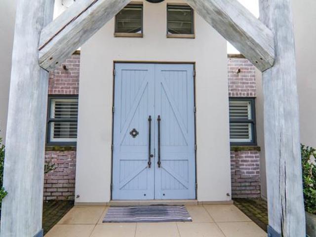 5 Bedroom House in Copperleaf Estate