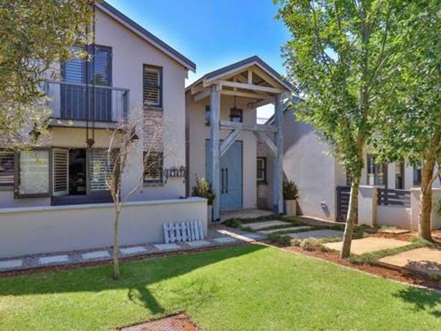 5 Bedroom House in Copperleaf Estate