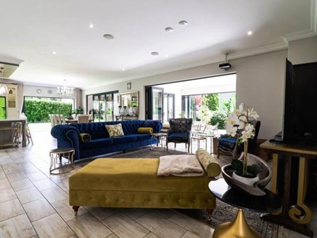 5 Bedroom House in Copperleaf Estate