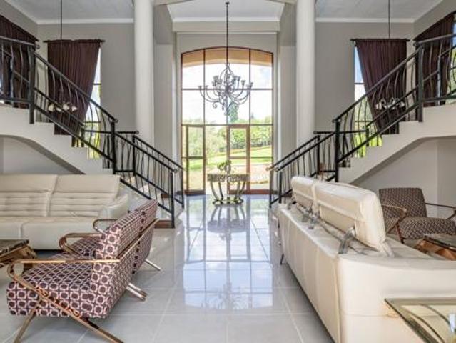 5 Bedroom House in Cornwall Hill