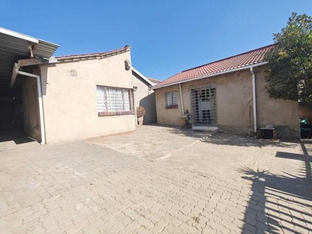 5 Bedroom House in Cosmo City