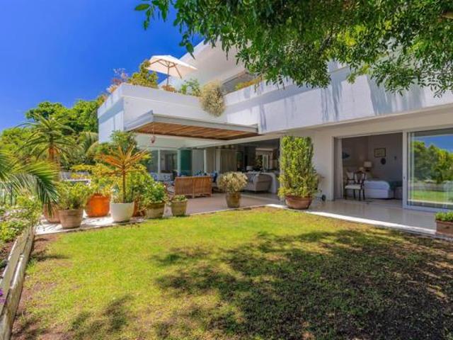 5 Bedroom House in Camps Bay