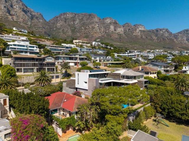 5 Bedroom House in Camps Bay