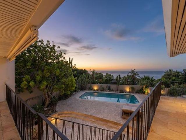 5 Bedroom House in Camps Bay