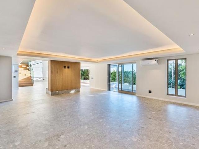 5 Bedroom House in Camps Bay