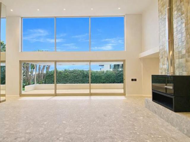5 Bedroom House in Camps Bay
