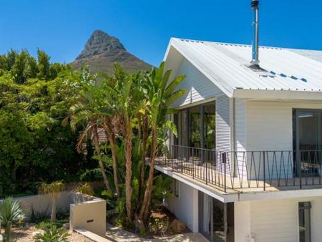 5 Bedroom House in Camps Bay